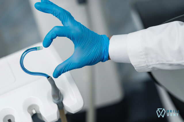 Sliny a&nbsp;zubný kaz: Spoznajte prirodzený štít vašich zubov